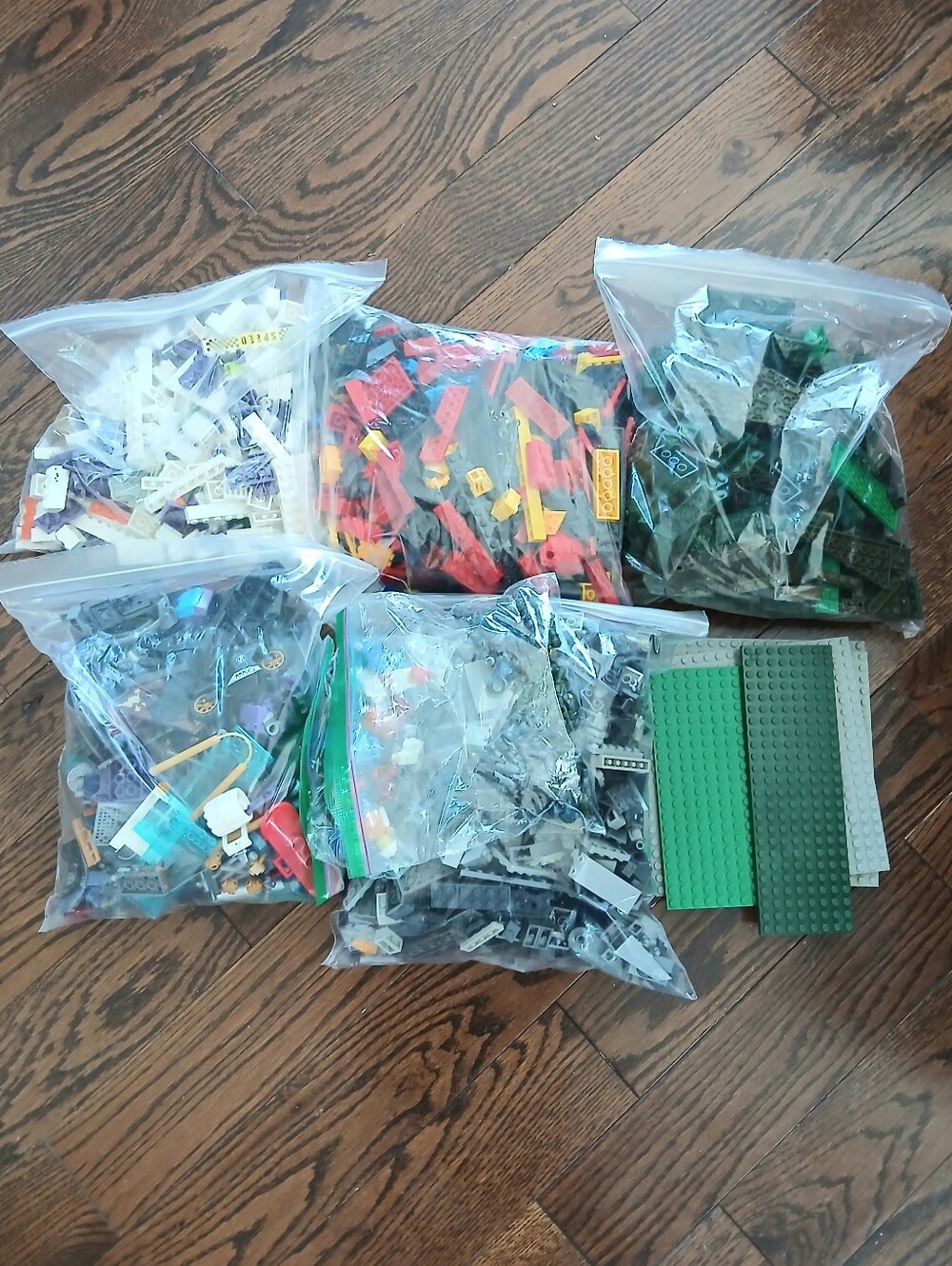 Mega Blocks 3.5 Kg + Lot Of Mixed Pieces , Figurines And More